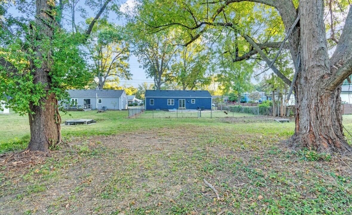 Photo of Outdoor in Roeland Park
