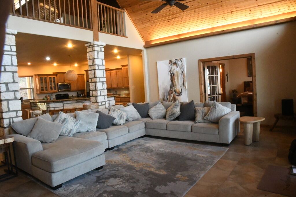Photo of Livingroom in Texanna