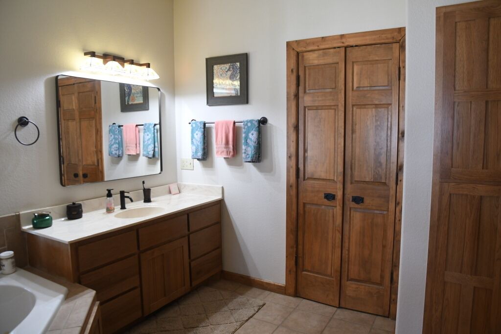Photo of Bathroom in Texanna