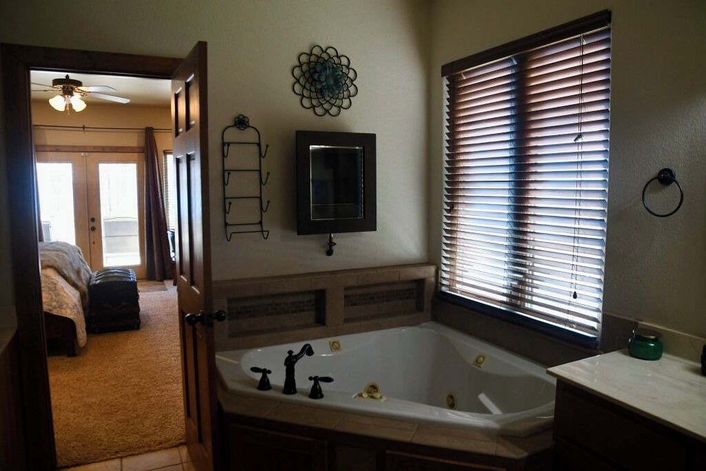 Photo of Bedroom in Texanna