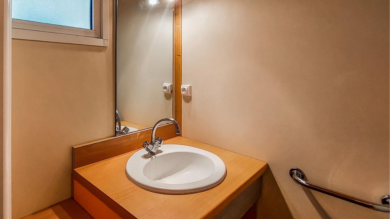 Photo of Bathroom in Altillac