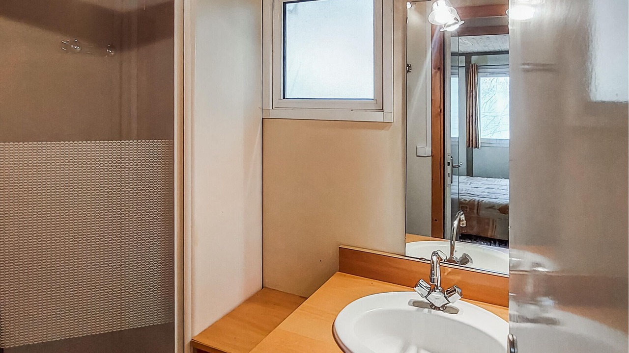 Photo of Bathroom in Altillac