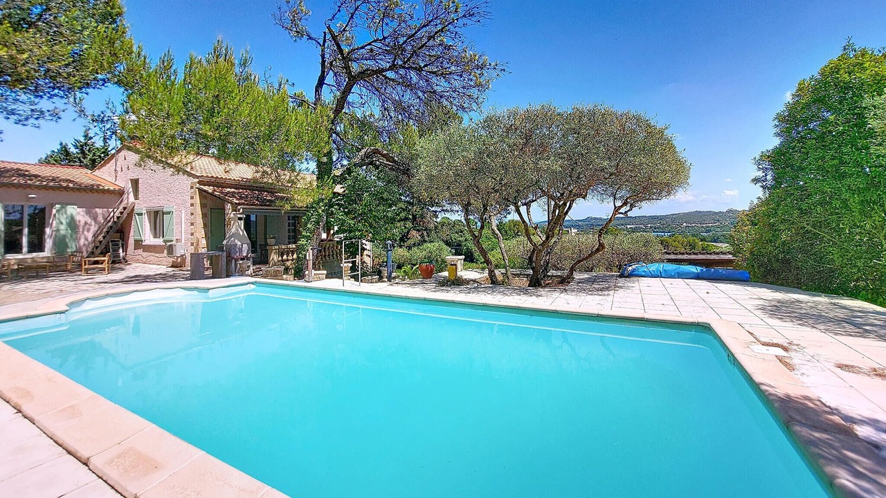 Photo of Outdoor in Aramon