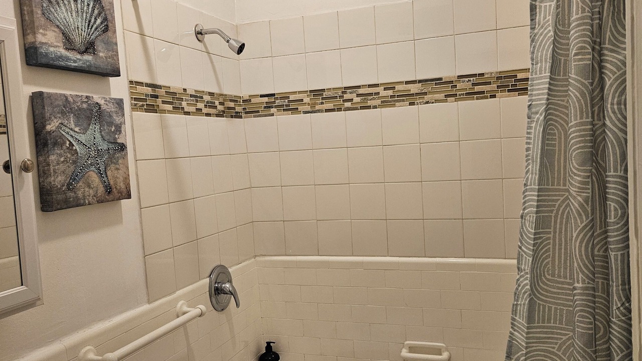 Photo of Bathroom in Oak Park