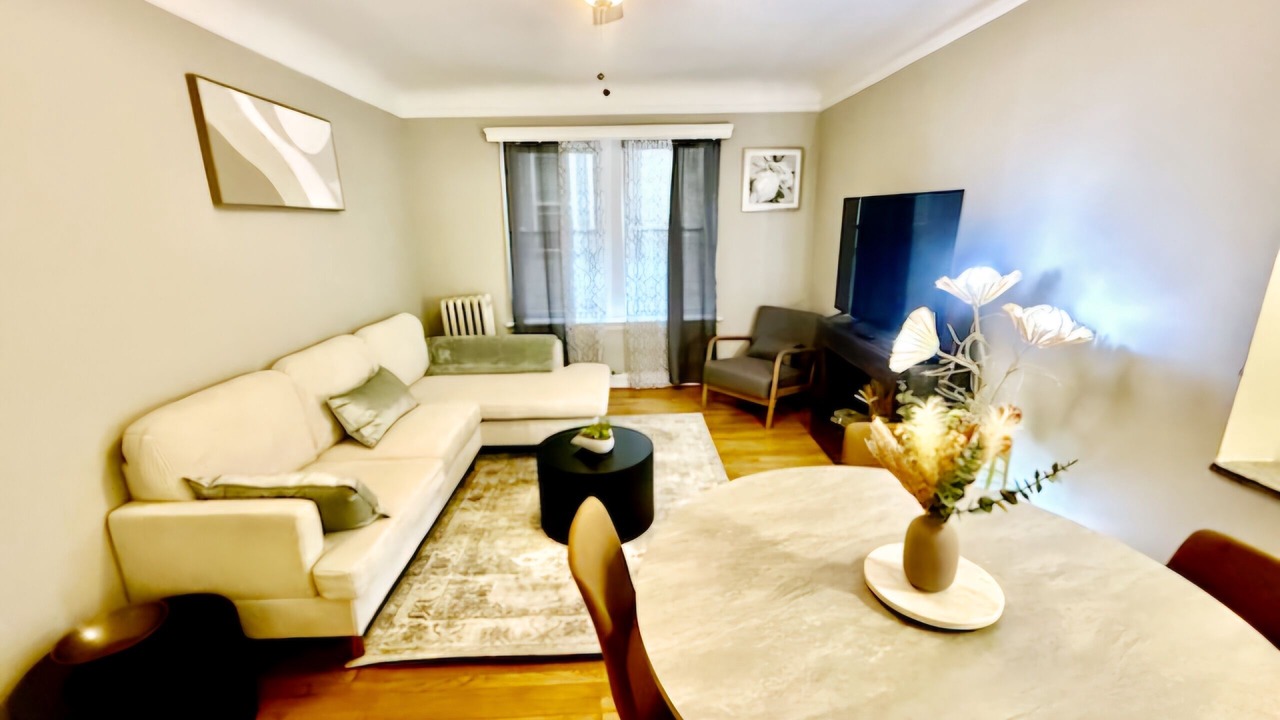 Photo of Livingroom in Oak Park