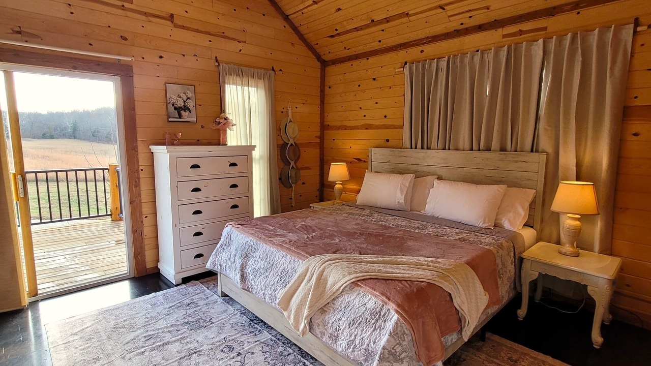 Photo of Bedroom in Davisville