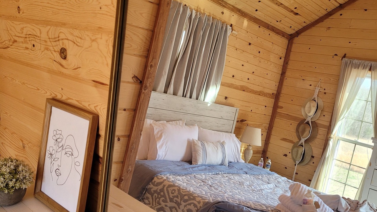 Photo of Bedroom in Davisville