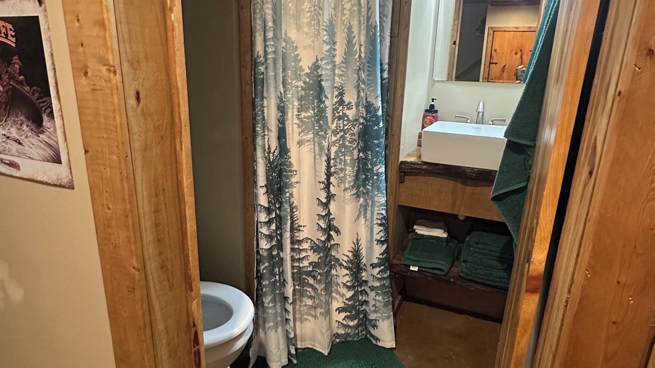Photo of Bathroom in Powell