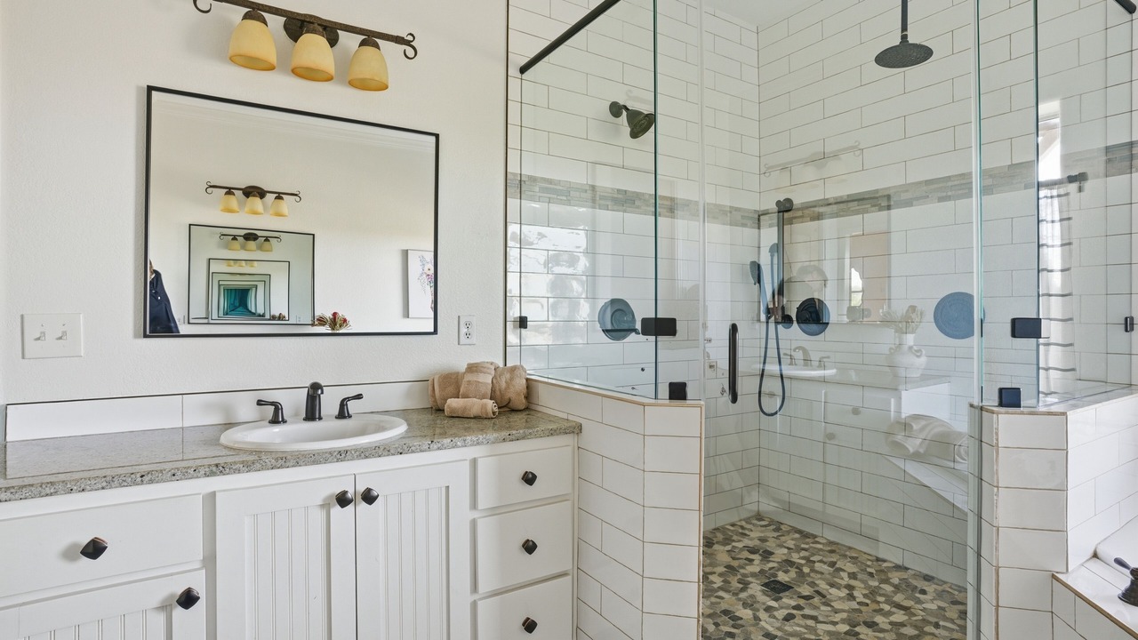 Photo of Bathroom in Lakeway