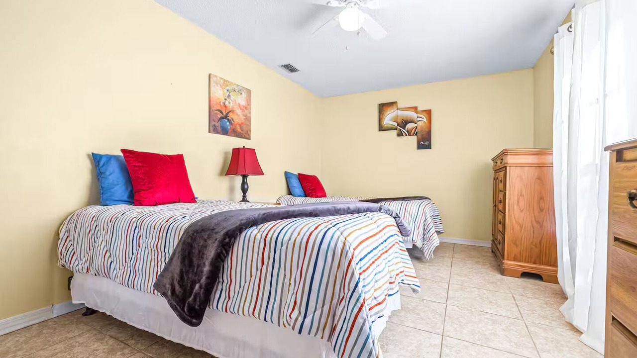 Photo of Bedroom in Berkeley Manor
