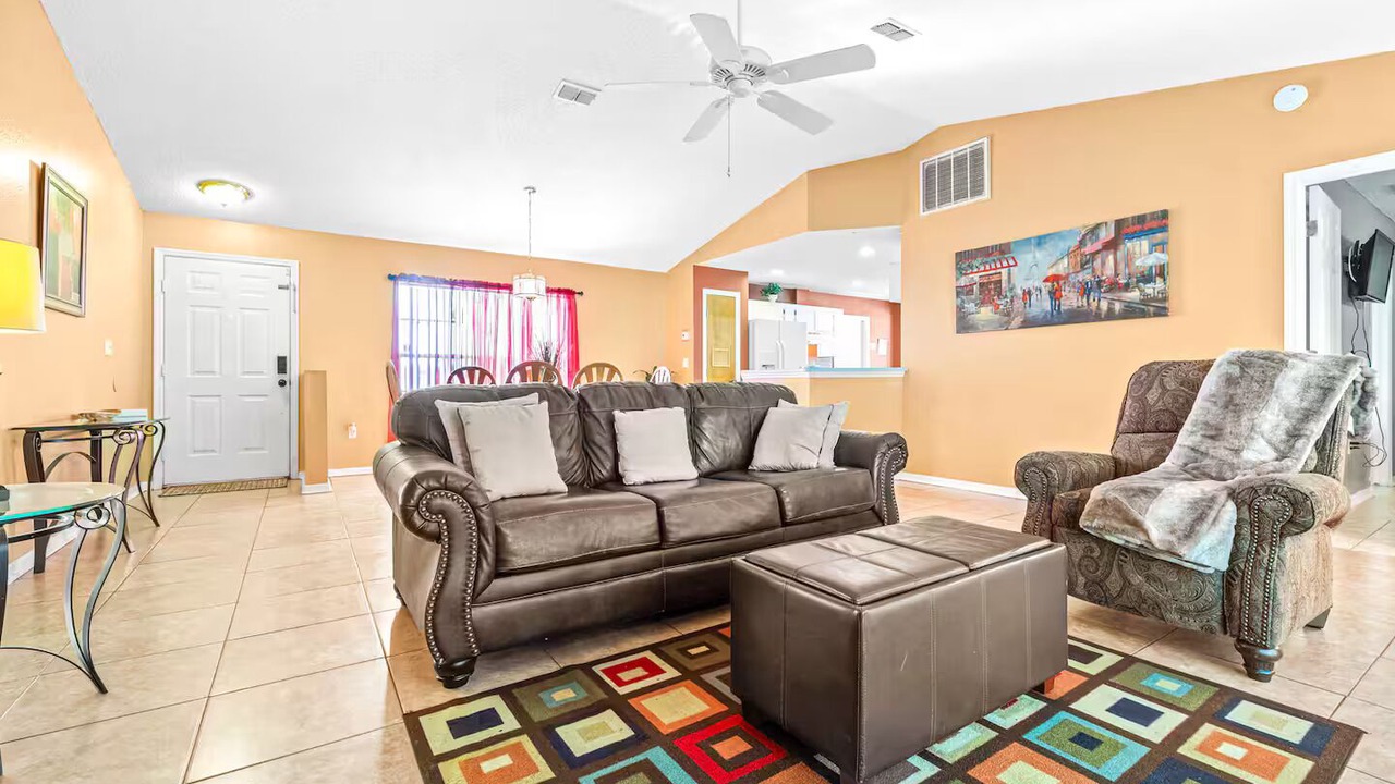 Photo of Livingroom in Berkeley Manor