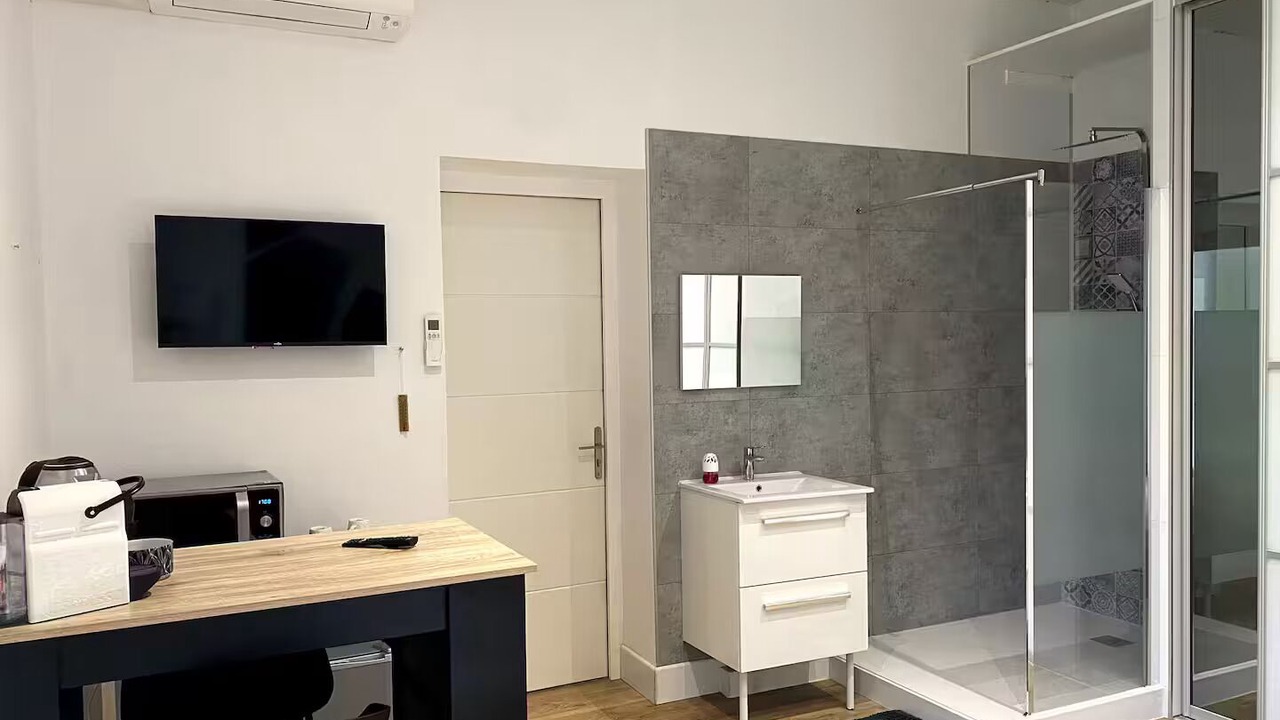 Photo of Bathroom in Soussans