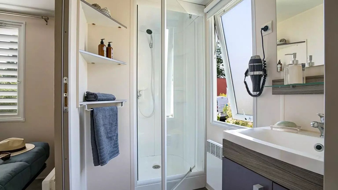 Photo of Bathroom in Maisons-Laffitte