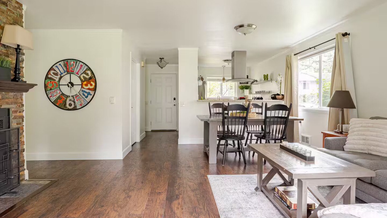 Photo of Livingroom in North Creek