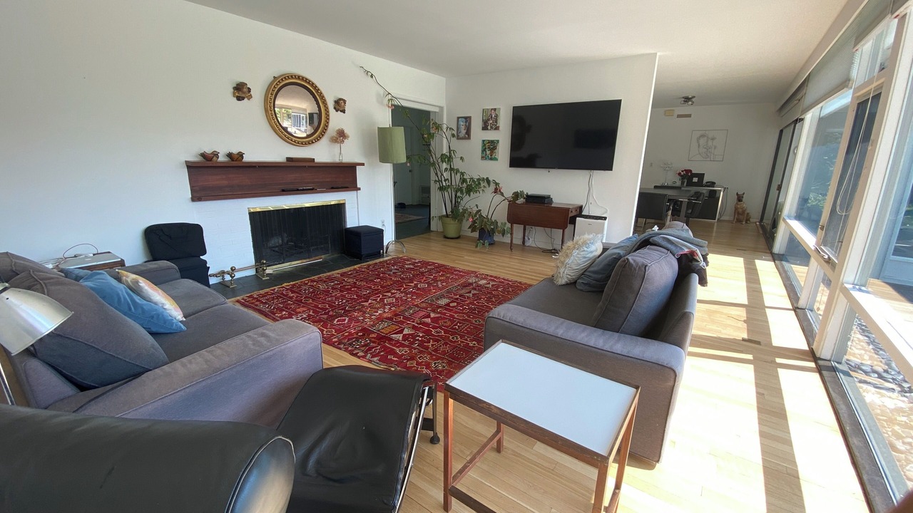 Photo of Livingroom in Bedford