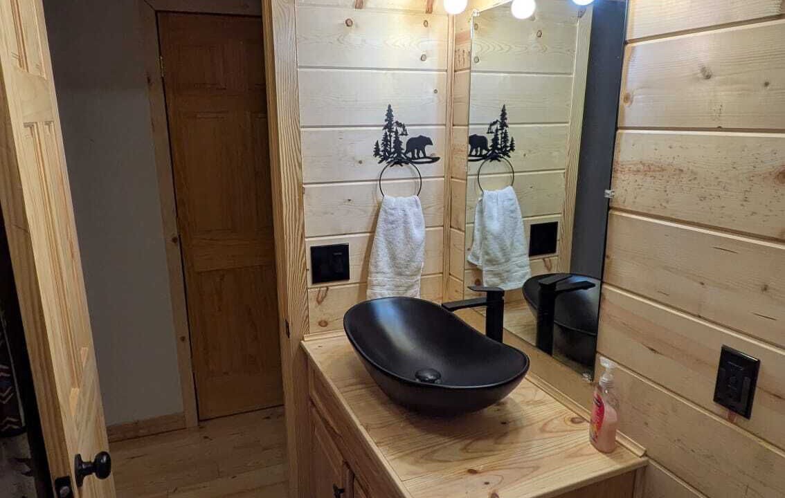 Photo of Bathroom in Cherry Log