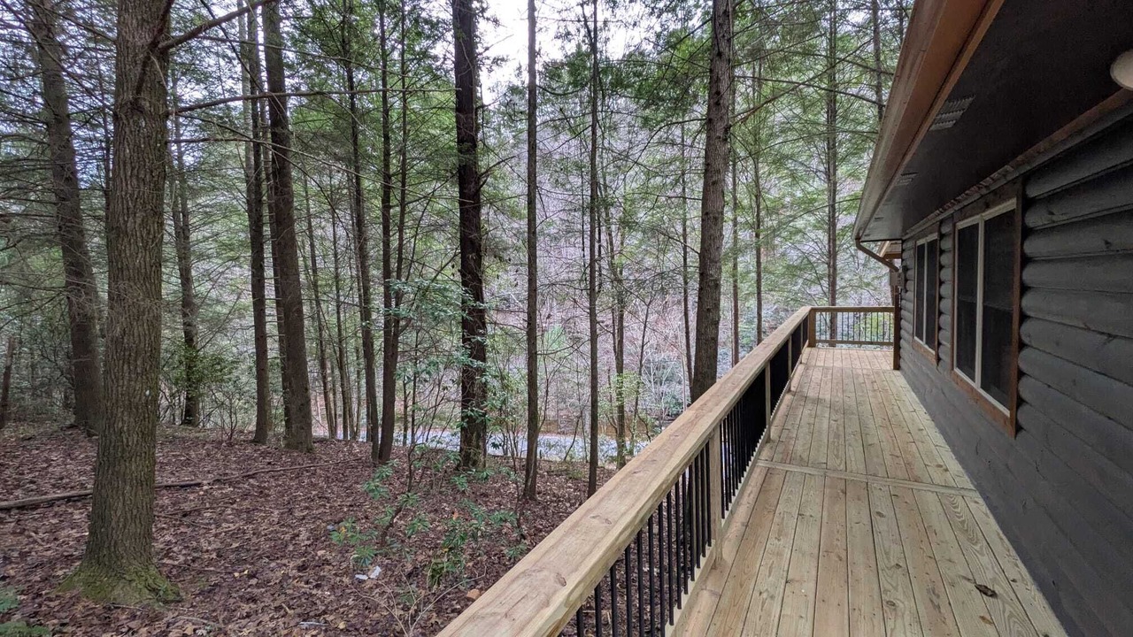 Photo of Patio Balcony in Cherry Log