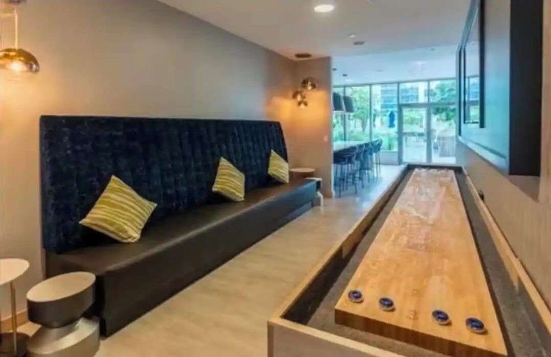 Photo of Livingroom in Downtown