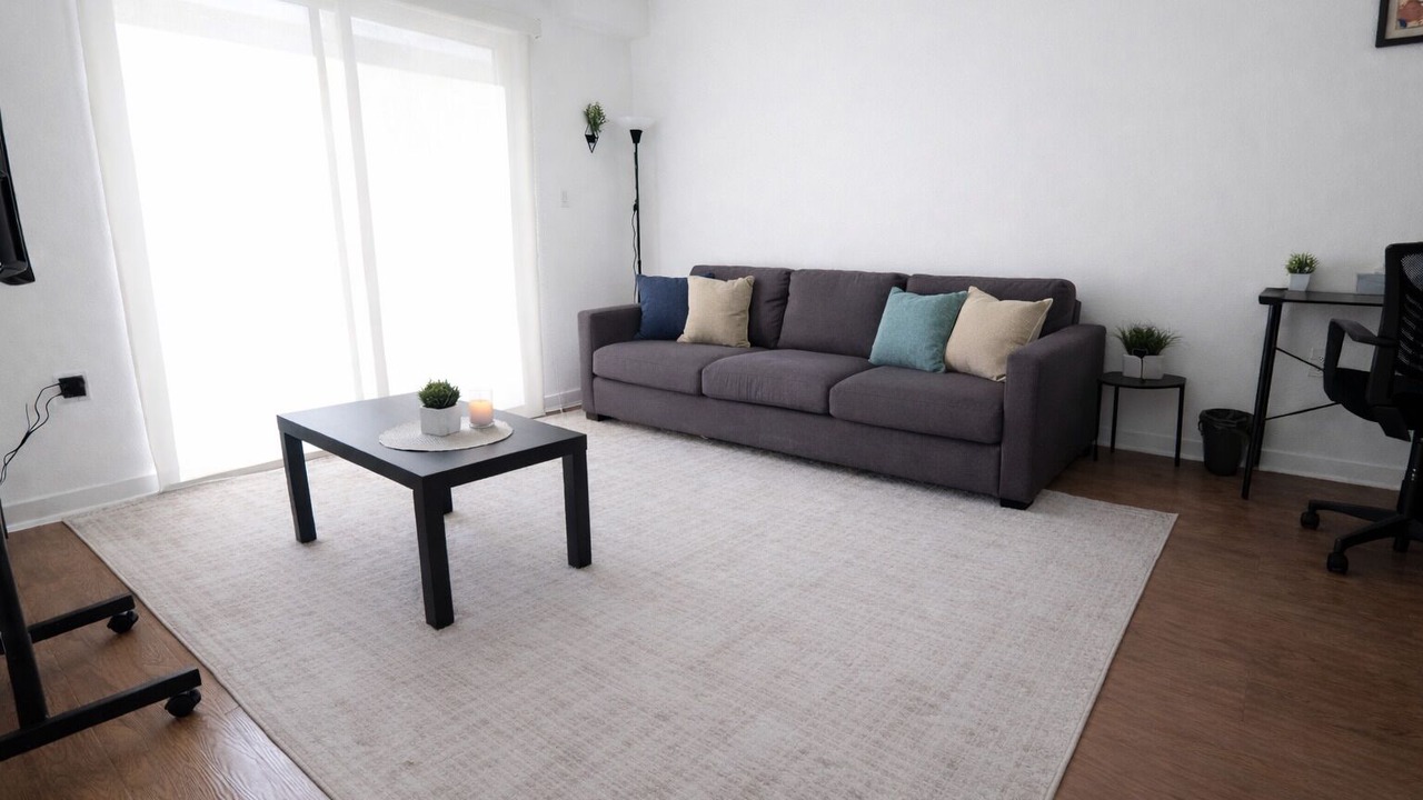 Photo of Livingroom in Downtown
