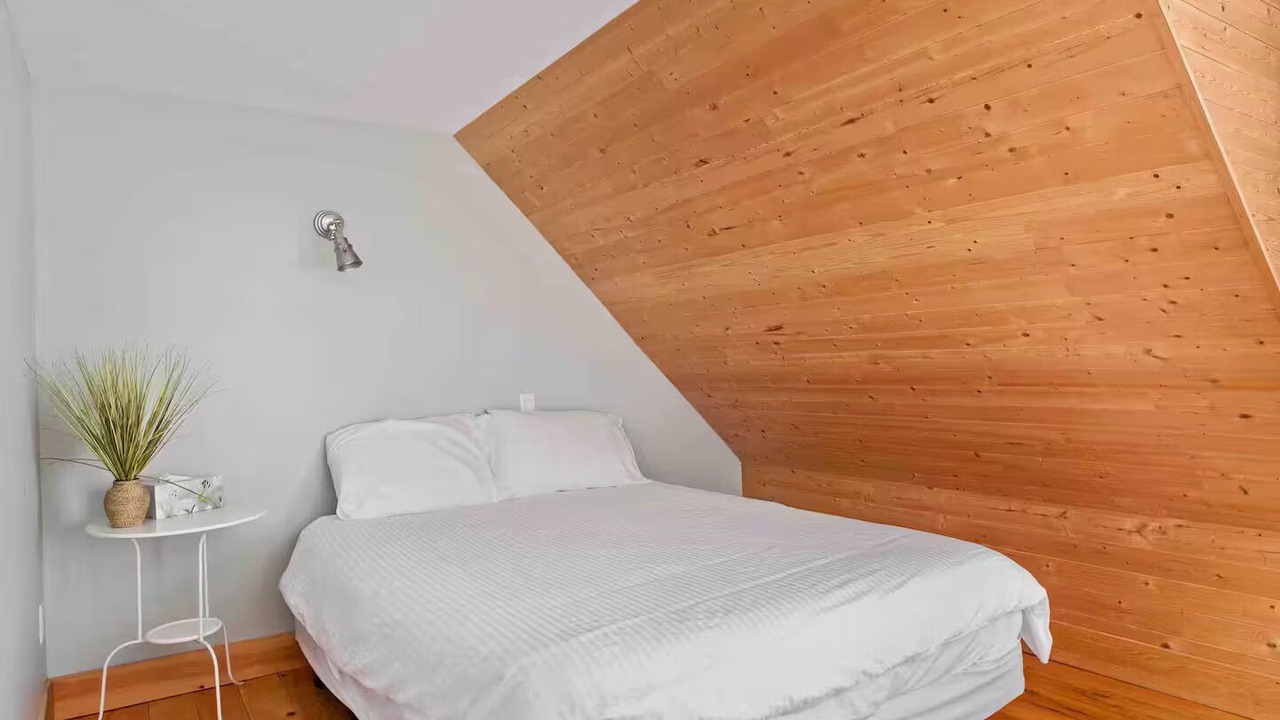 Photo of Bedroom in St-Thomas-de-Kent