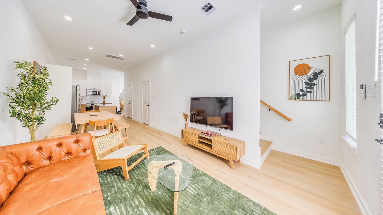 Photo of Livingroom in Northside