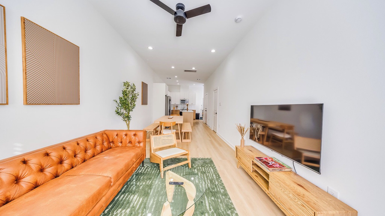 Photo of Livingroom in Northside
