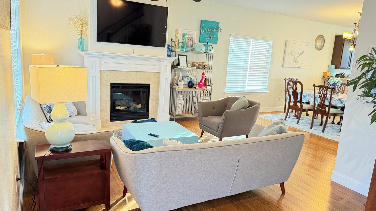 Photo of Livingroom in Northeast Virginia Beach