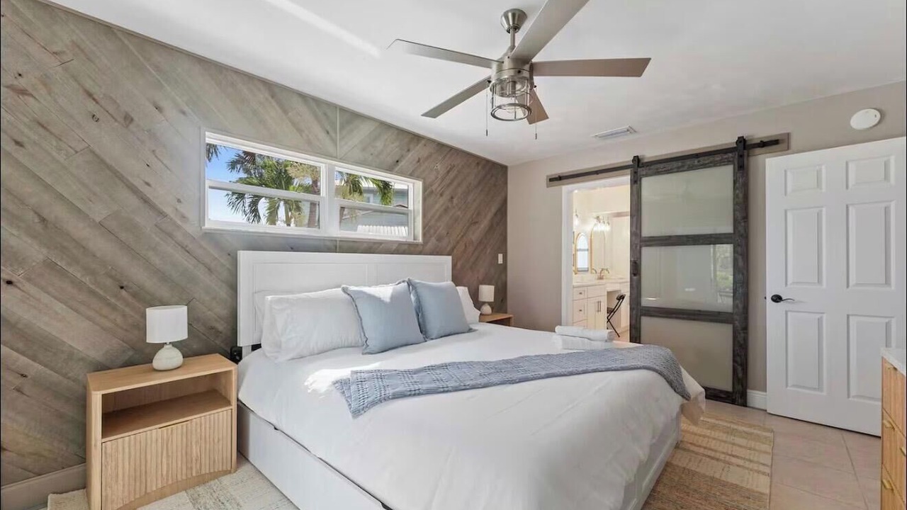 Photo of Bedroom in Bay Crest Park