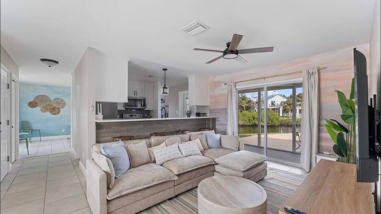 Photo of Livingroom in Bay Crest Park