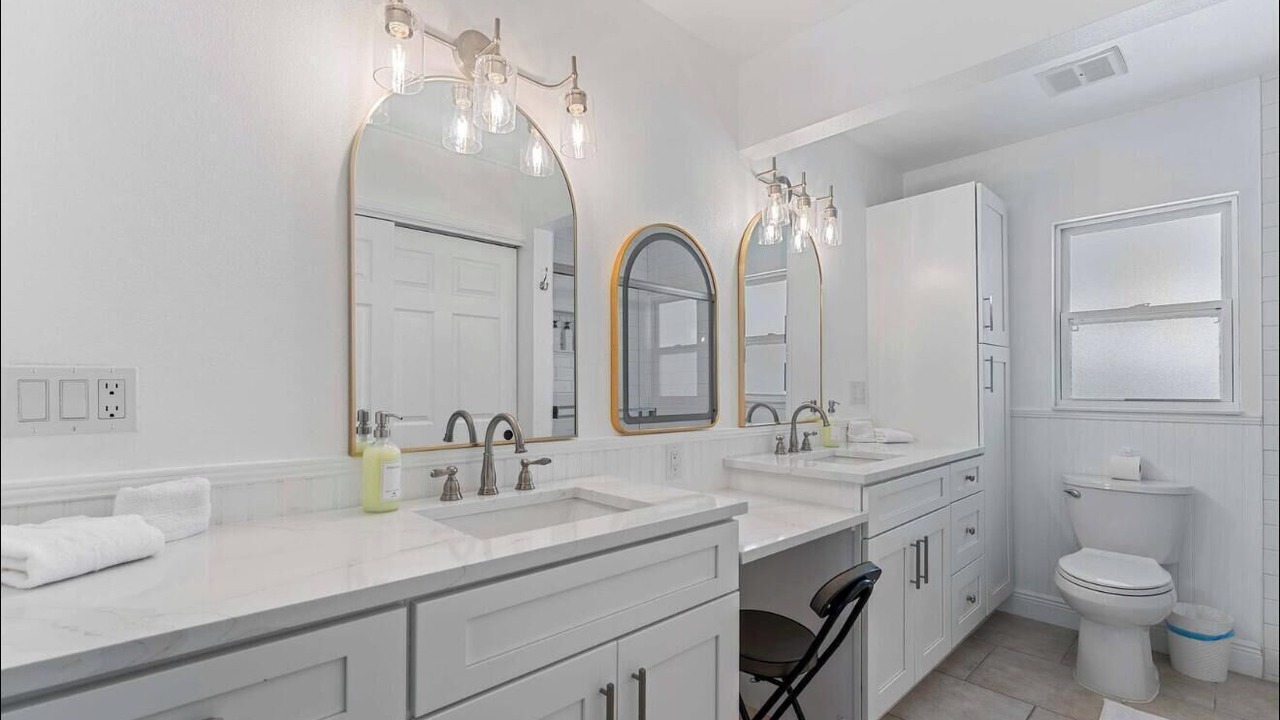 Photo of Bathroom in Bay Crest Park