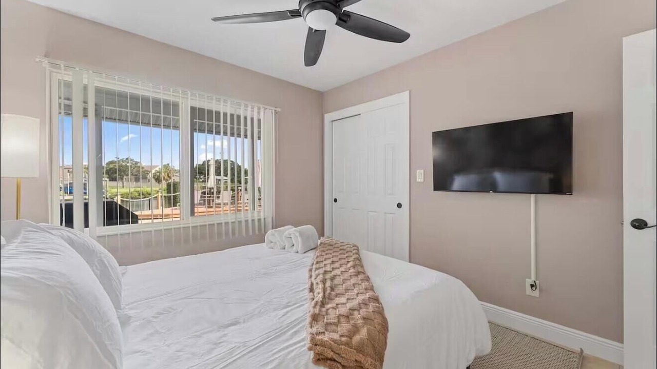 Photo of Bedroom in Bay Crest Park