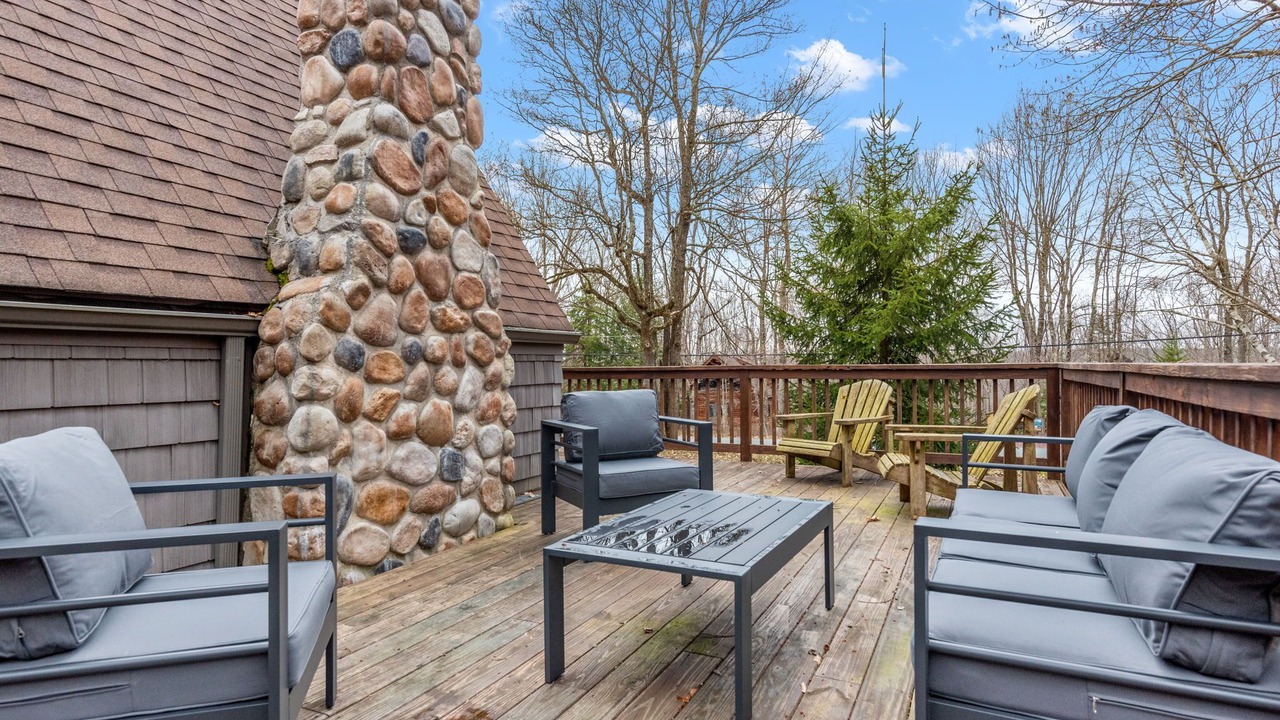Photo of Patio Balcony in Briar Crest Woods