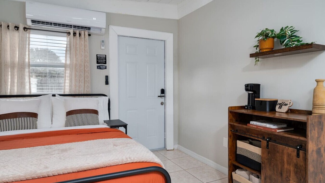 Photo of Bedroom in Englewood Park