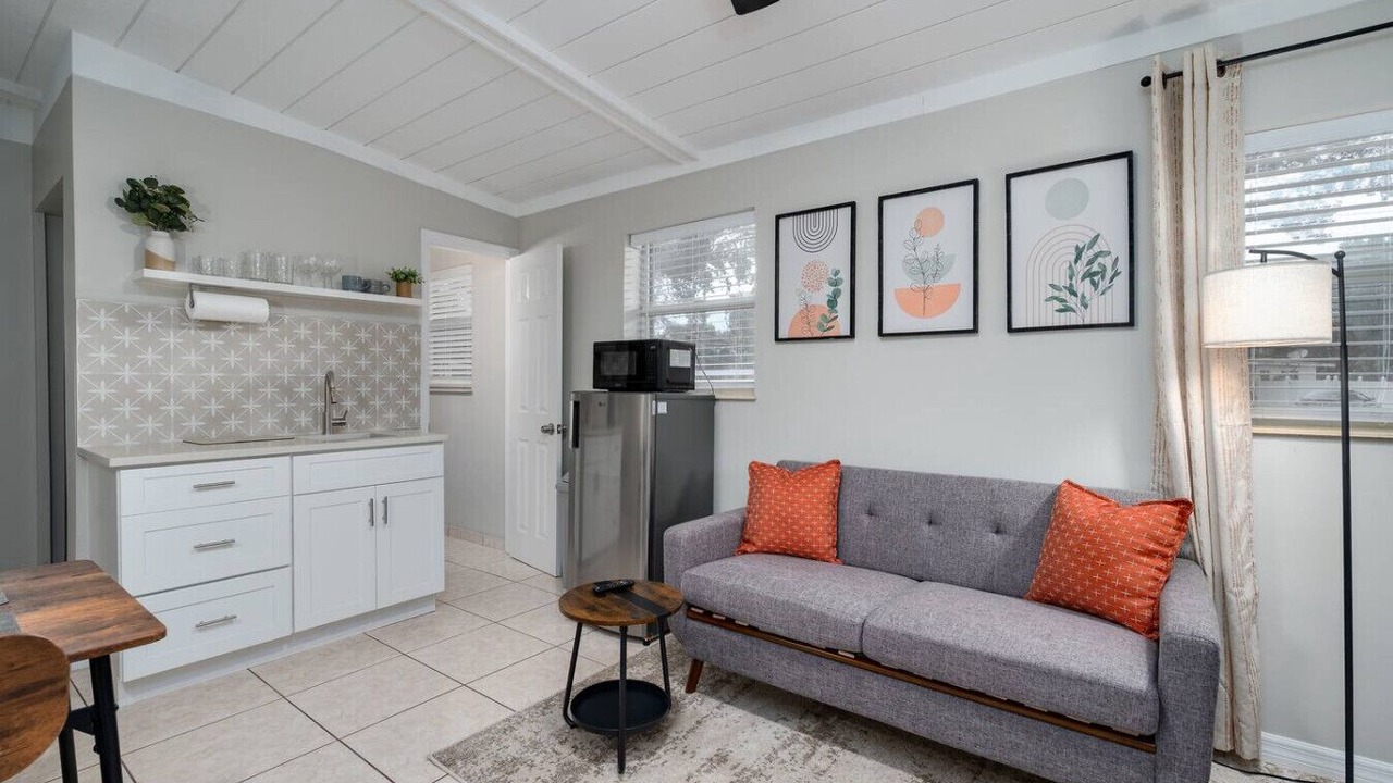 Photo of Livingroom in Englewood Park
