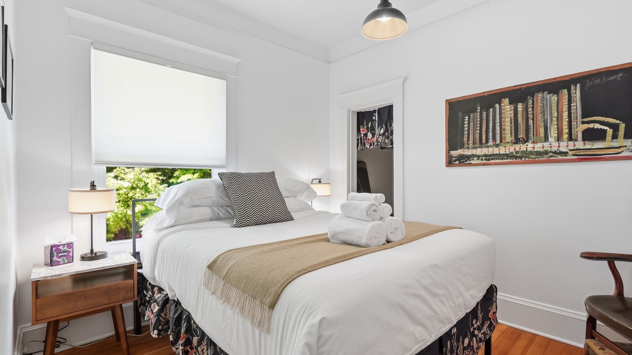 Photo of Bedroom in Greenwood