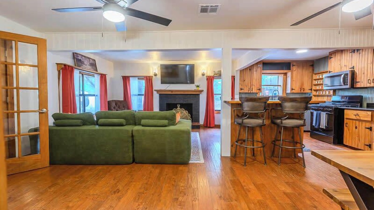 Photo of Livingroom in Medicine Park