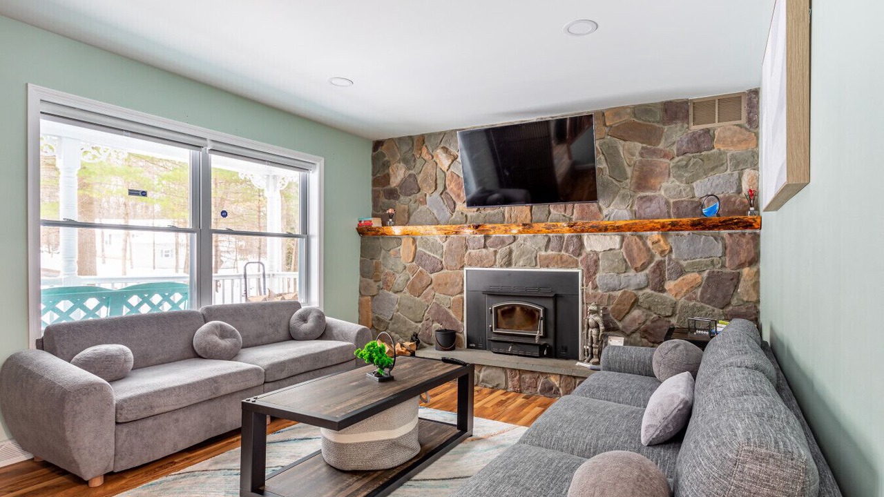 Photo of Livingroom in East Stroudsburg