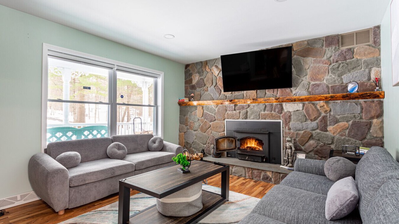 Photo of Livingroom in East Stroudsburg