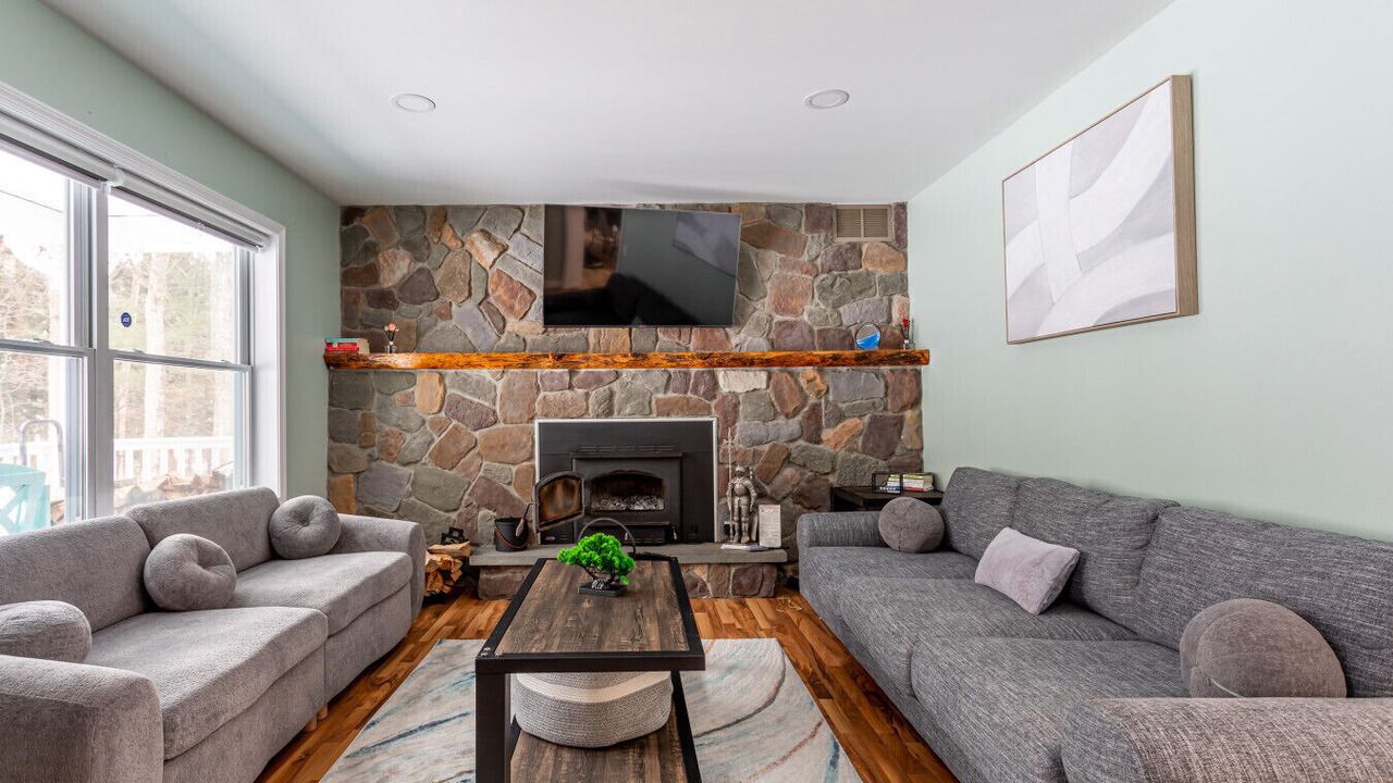 Photo of Livingroom in East Stroudsburg