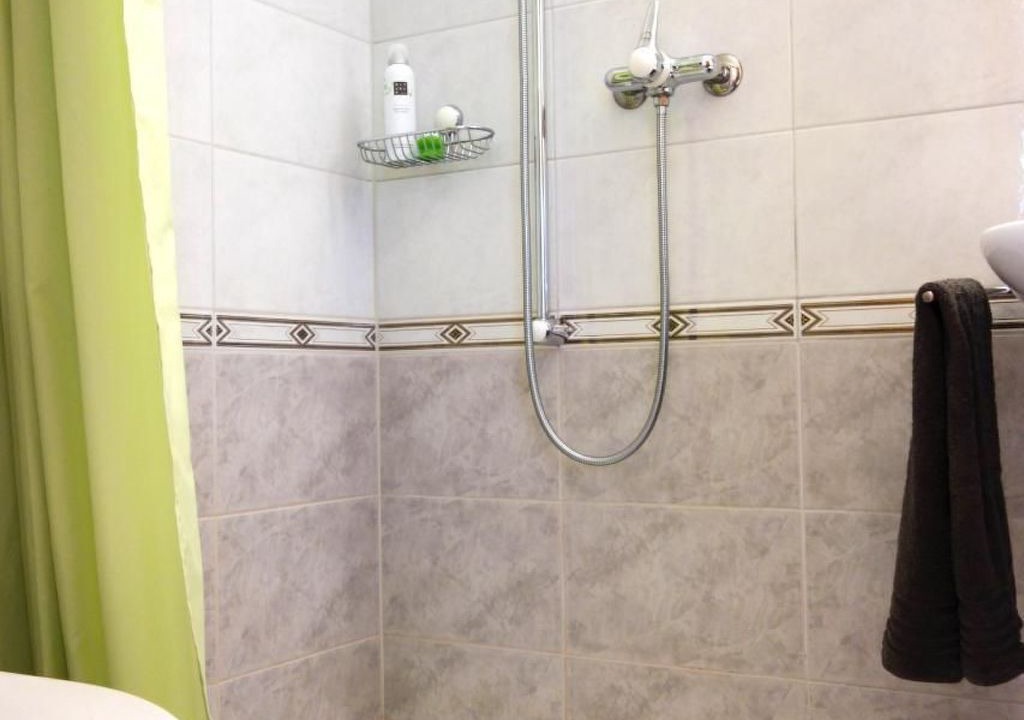 Photo of Bathroom in Bever