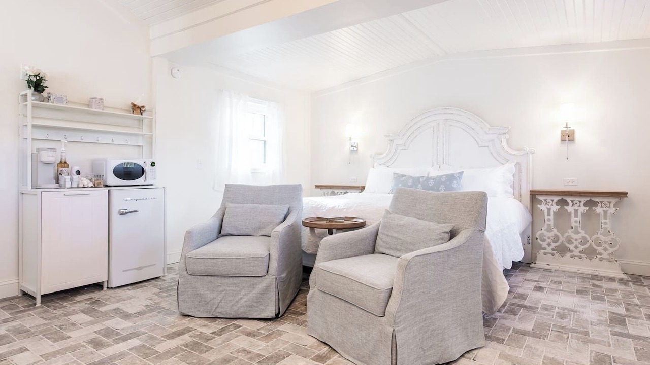 Photo of Bedroom in Henryville