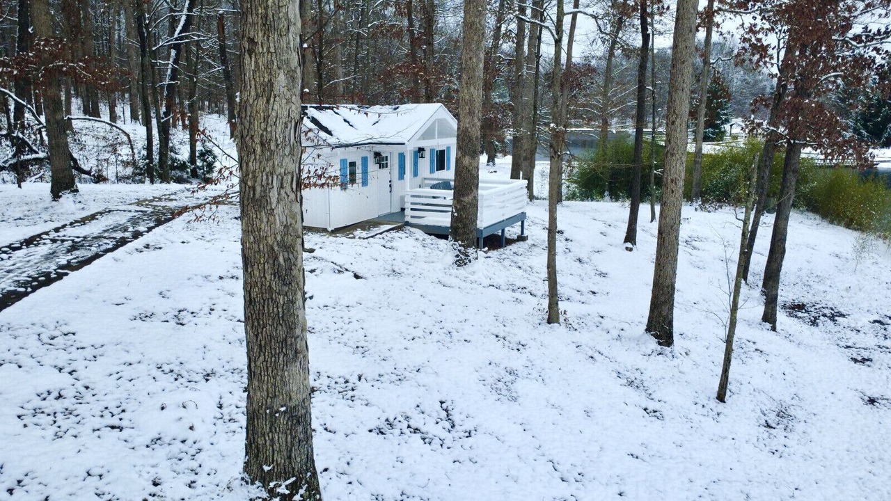 Photo of Outdoor in Henryville