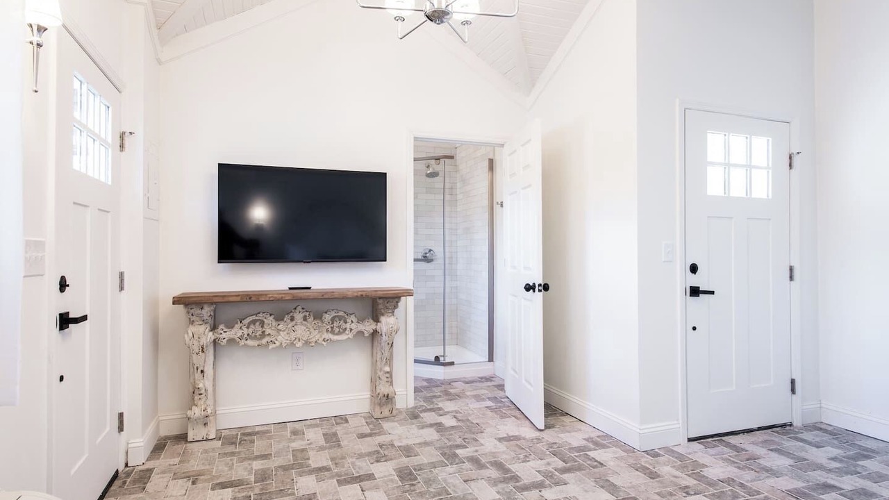 Photo of Others in Henryville