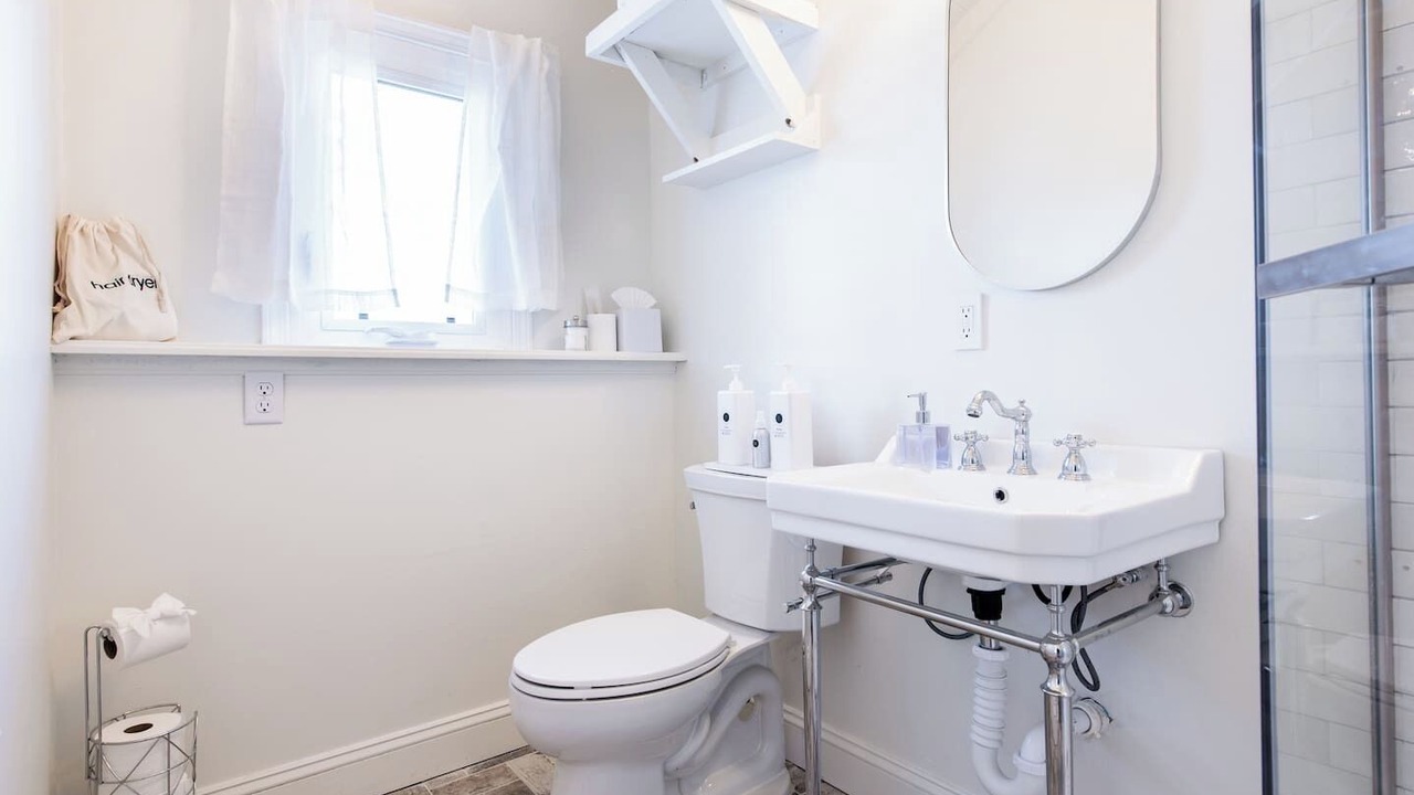 Photo of Bathroom in Henryville