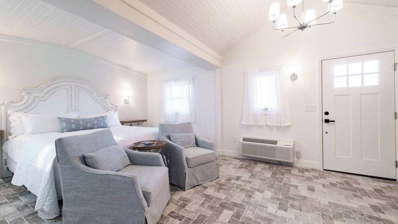 Photo of Bedroom in Henryville