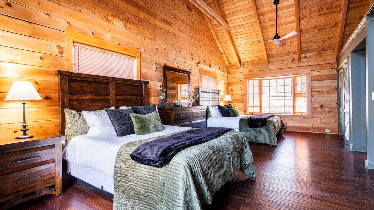 Photo of Bedroom in Henryville