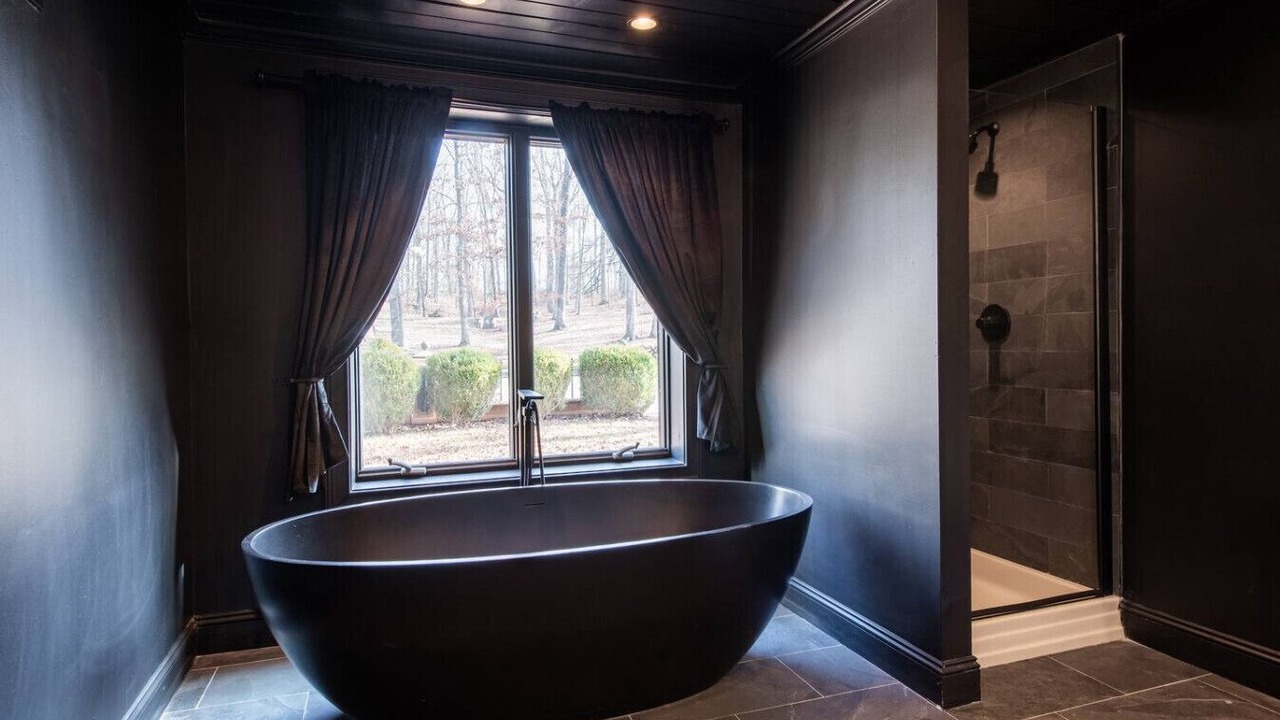 Photo of Bathroom in Henryville