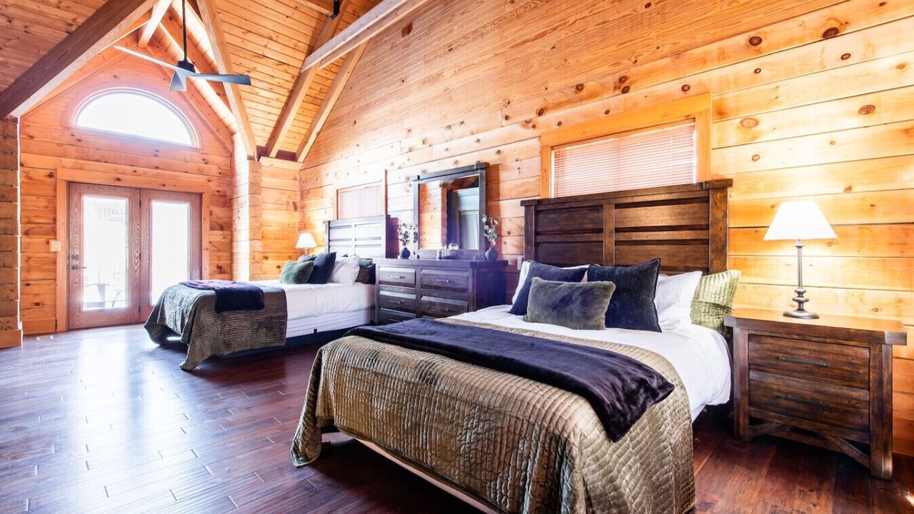 Photo of Bedroom in Henryville