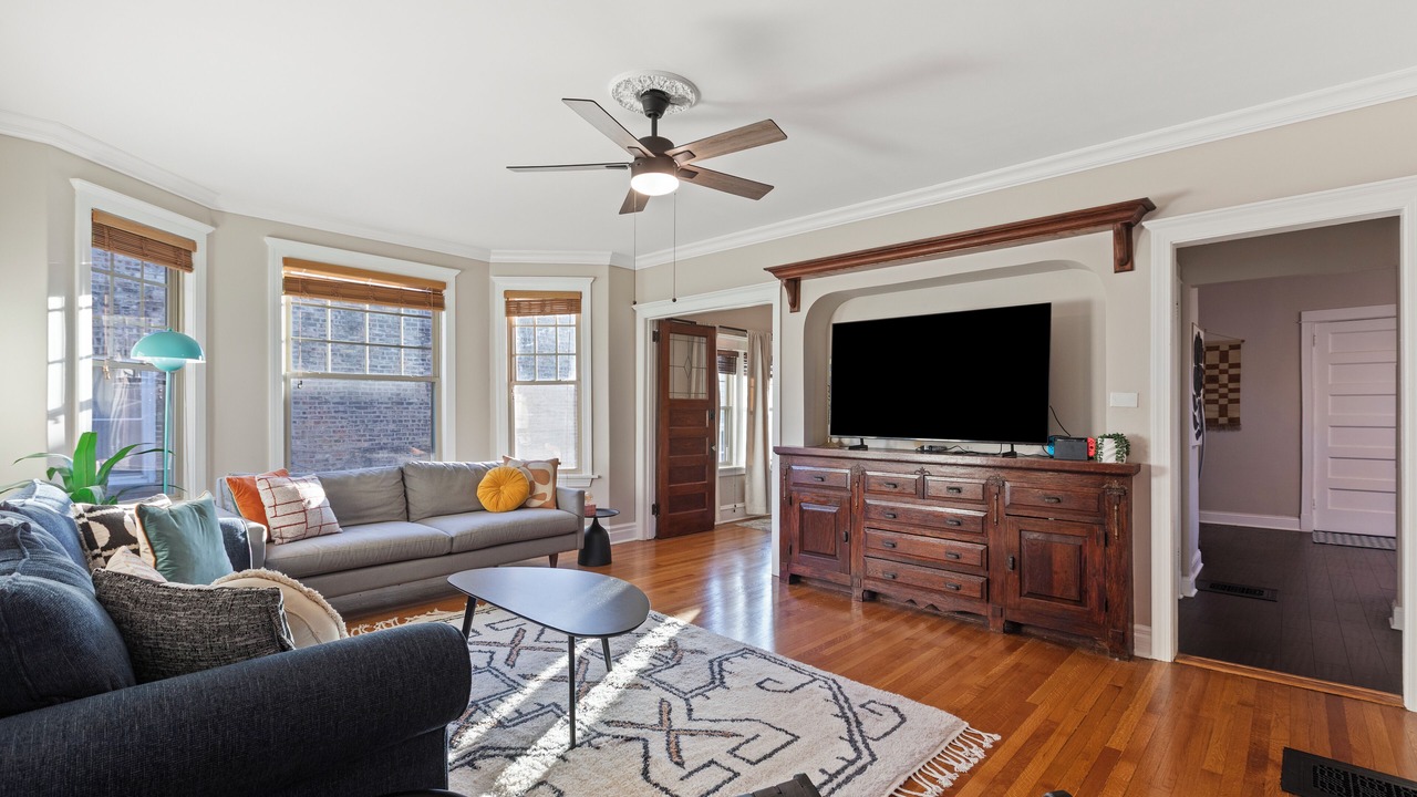 Photo of Livingroom in Old Irving Park