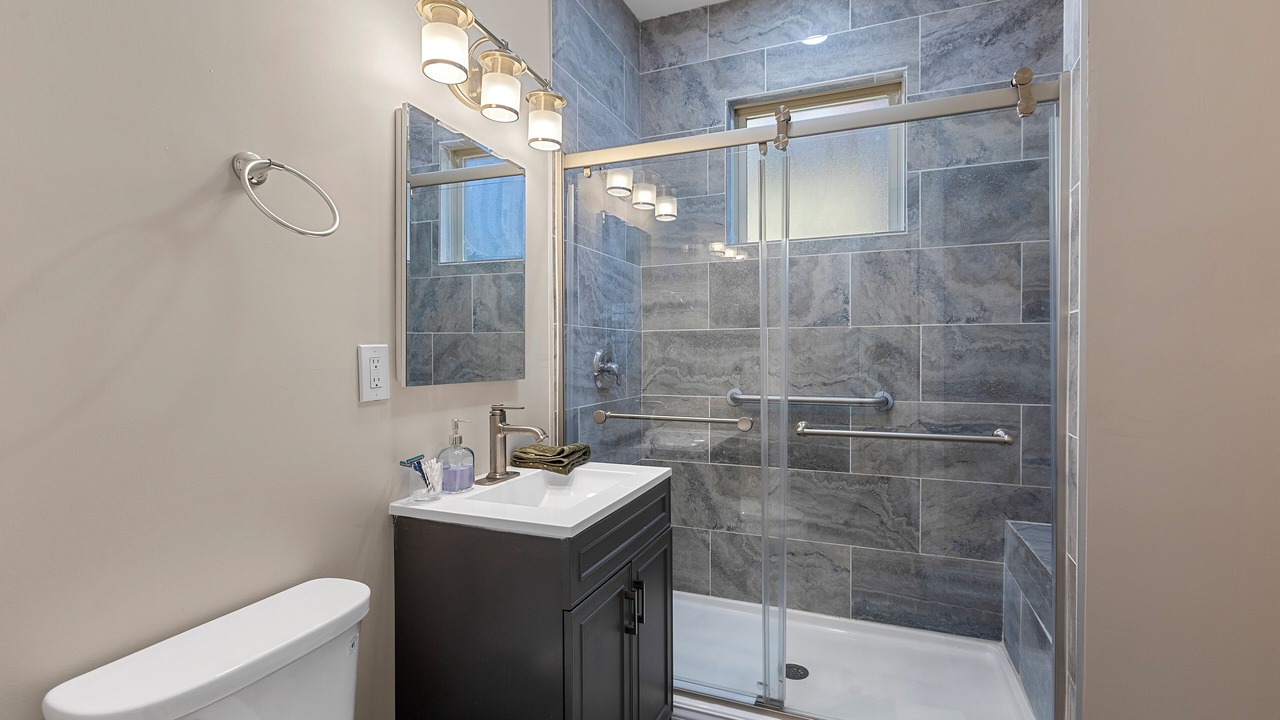 Photo of Bathroom in Old Irving Park